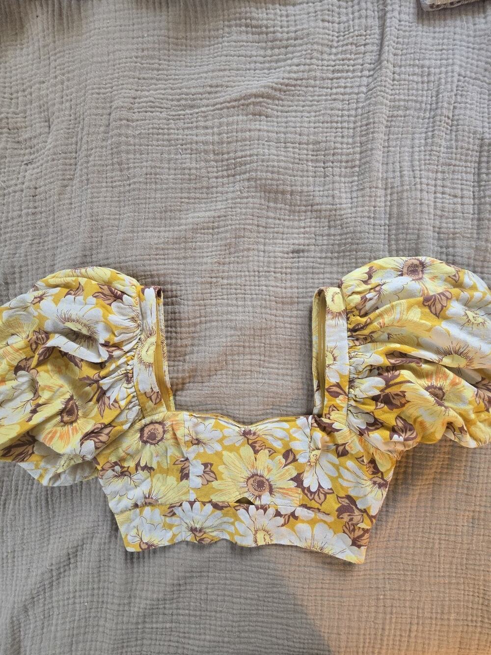 Altar'd State sunflower print crop top with puffed sleeves Size S peasant small